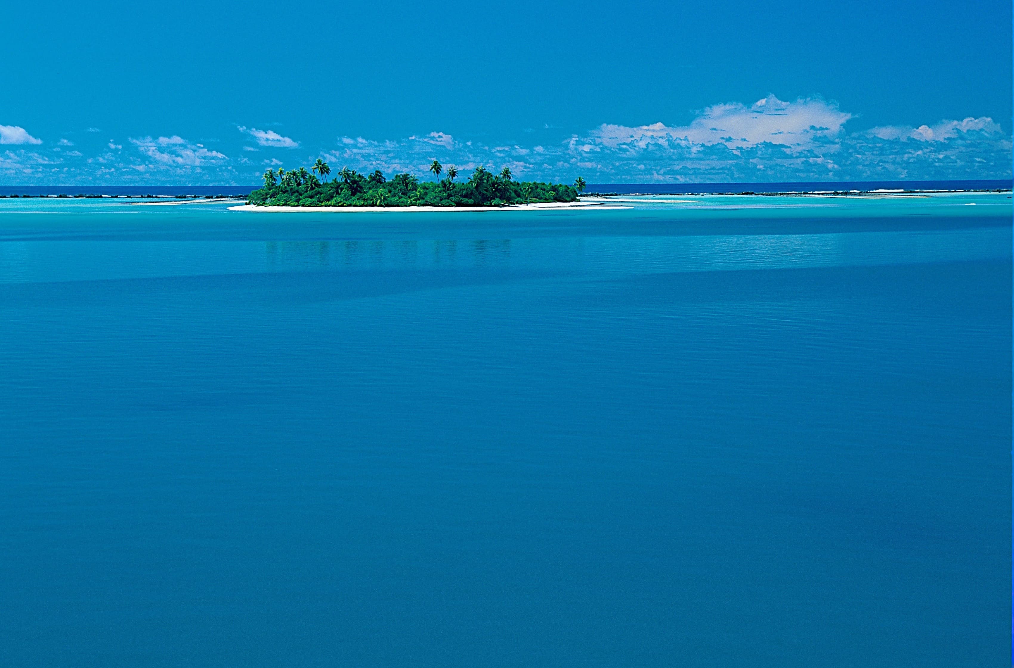 Motu dans l'atoll de Rangiroa, Tuamotu © Claude Rives - 97px