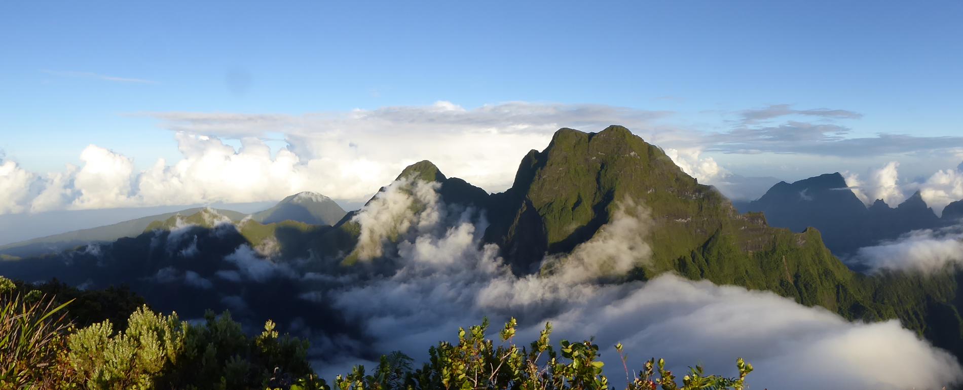 Monts Pito Hiti et Orohena, Tahiti, Polynésie française © Jean-Yves Meyer - Délégation à la recherche de Polynésie française