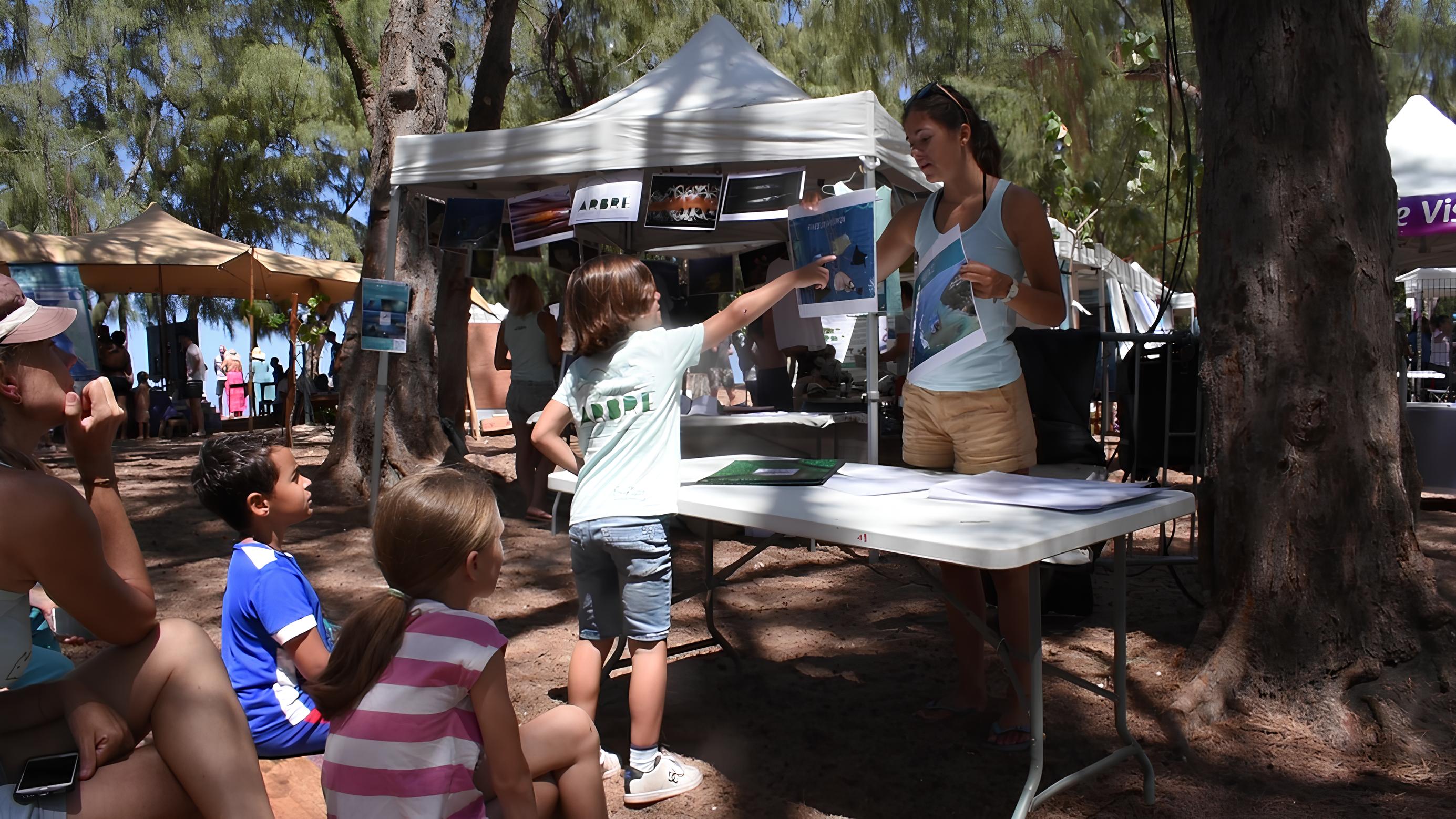 Ateliers de sensibilisation lors de la Fête de la Science © ARBRE