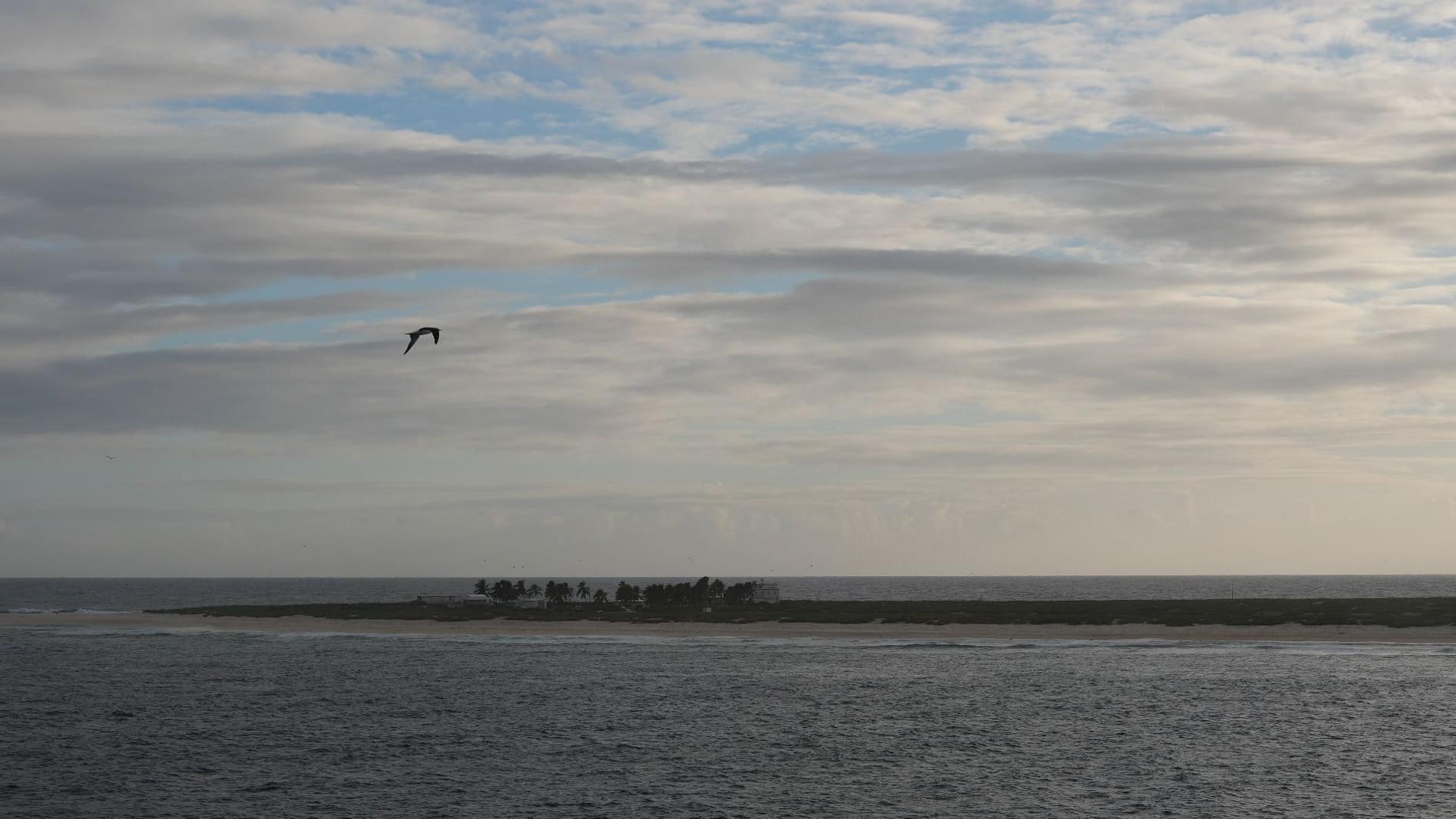 Vue de Tromelin depuis le Marion Dufresne © Léna Margueron - TAAF